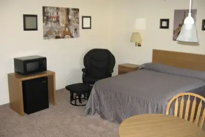 Photo 3 - Little Bear Motel