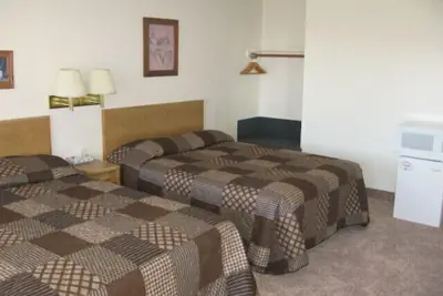 Photo 4 - Little Bear Motel