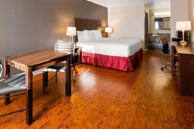 Photo 5 - SureStay Plus Hotel by Best Western Hammond