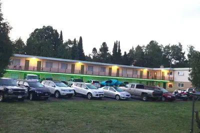 Photo 2 - Cedars Motel