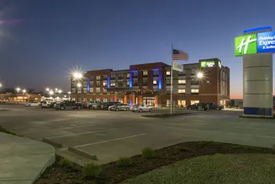 Photo 2 - Holiday Inn Express & Suites Dodge City by IHG