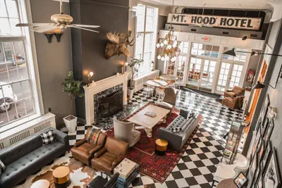 Photo 4 - Hood River Hotel