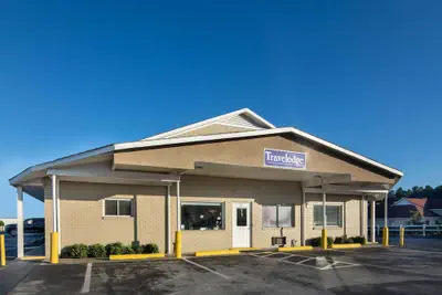 Photo 2 - Travelodge by Wyndham Orangeburg