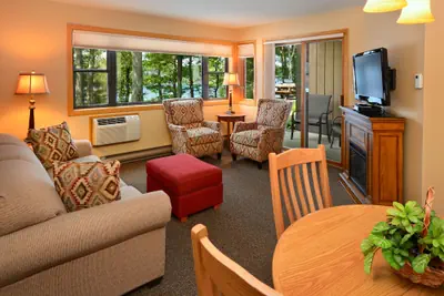 Photo 4 - The Pointe Hotel and Suites