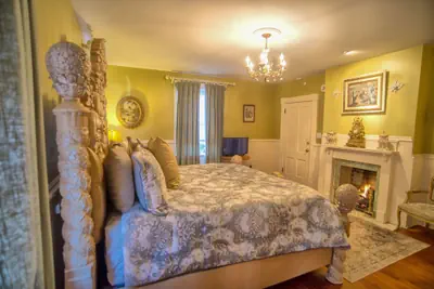 Photo 2 - McMillan Inn Bed and Breakfast