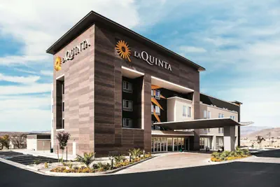 Photo 2 - La Quinta Inn & Suites by Wyndham La Verkin-Gateway to Zion