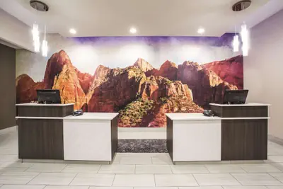 Photo 4 - La Quinta Inn & Suites by Wyndham La Verkin-Gateway to Zion