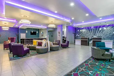 Photo 5 - La Quinta Inn & Suites by Wyndham Lubbock South