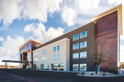 Photo 2 - La Quinta Inn & Suites by Wyndham Lubbock South