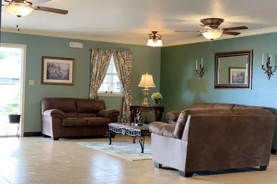 Photo 4 - Candlelight Inn & Suites Hwy 69 near McAlester