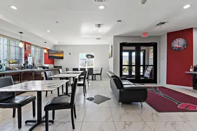 Photo 3 - Paris Inn & Suites
