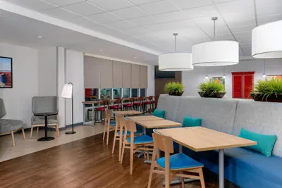 Photo 4 - Home2 Suites by Hilton Nokomis Sarasota Casey Key