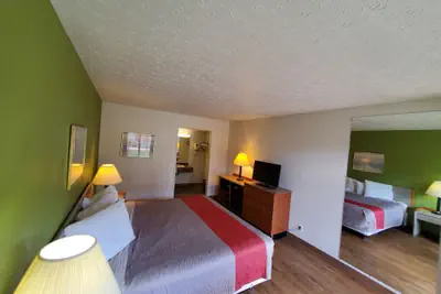 Photo 4 - Knights Stay Inn Frankfort