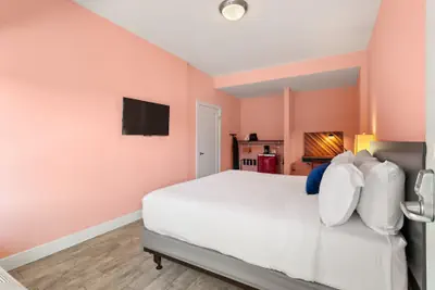 Photo 4 - The Iris Motel
