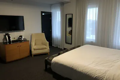 Photo 5 - Streamline Hotel