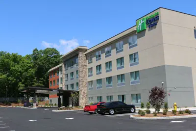 Photo 2 - Holiday Inn Express & Suites Hendersonville SE - Flat Rock by IHG