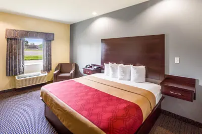 Photo 2 - Econo Lodge Baton Rouge University Area