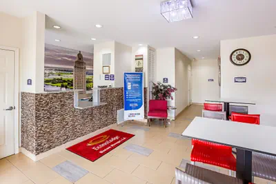 Photo 3 - Econo Lodge Baton Rouge University Area