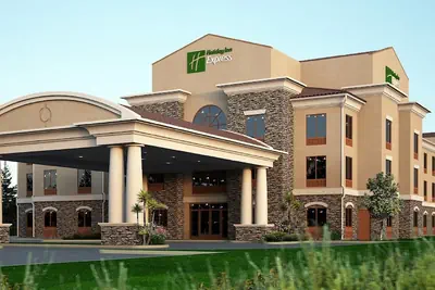 Photo 2 - Holiday Inn Express & Suites Redding by IHG