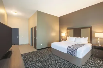 Photo 5 - La Quinta Inn & Suites by Wyndham San Marcos Outlet Mall