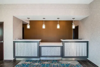 Photo 2 - Executive Inn Fort Worth West