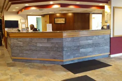 Photo 3 - Travelodge by Wyndham Gaylord
