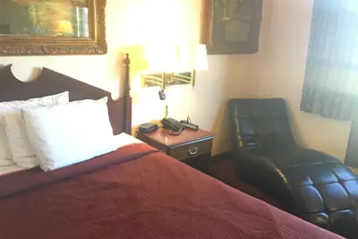 Photo 4 - Derby Inn & Suites