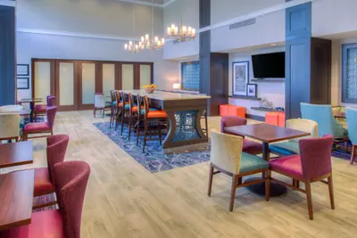 Photo 4 - Hampton Inn & Suites Wixom