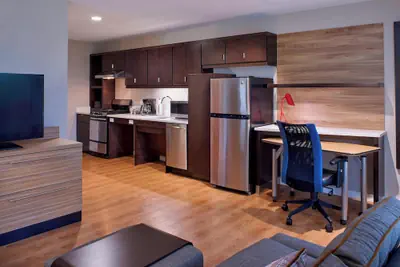 Photo 2 - TownePlace Suites by Marriott Richmond