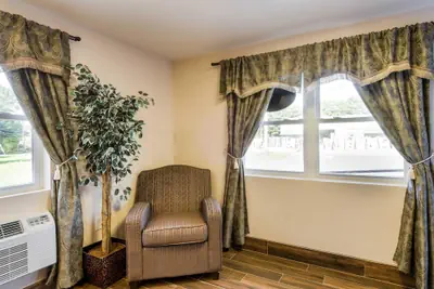 Photo 4 - Rodeway Inn Middleboro - Plymouth