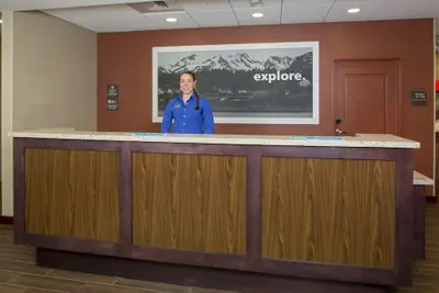 Photo 4 - Hampton Inn and Suites Manchester