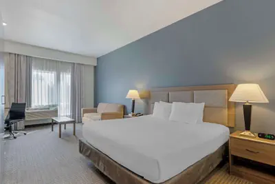 Photo 2 - Best Western Plus Peppertree Nampa Civic Center Inn