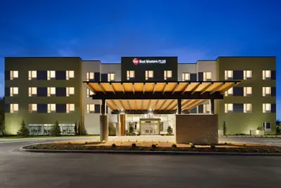 Photo 2 - Best Western Plus Peppertree Nampa Civic Center Inn