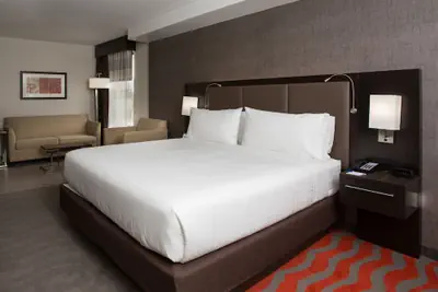 Photo 4 - Holiday Inn Express Springfield Downtown by IHG