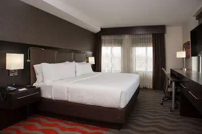 Photo 5 - Holiday Inn Express Springfield Downtown by IHG
