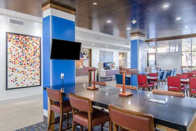 Photo 4 - Holiday Inn Express & Suites Atchison by IHG