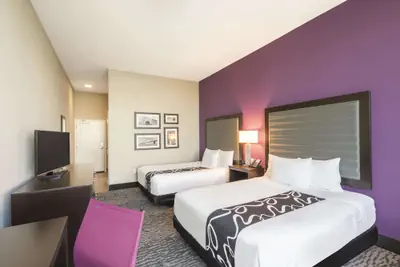 Photo 5 - La Quinta Inn & Suites by Wyndham Memphis Downtown