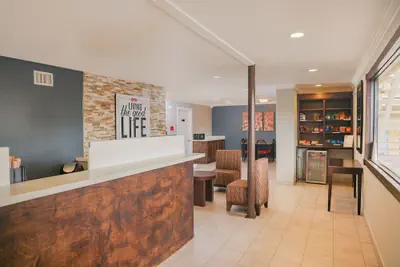 Photo 4 - OYO Hotel McAllen Airport South