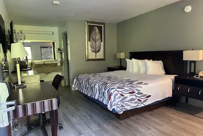 Photo 5 - Riverview Inn