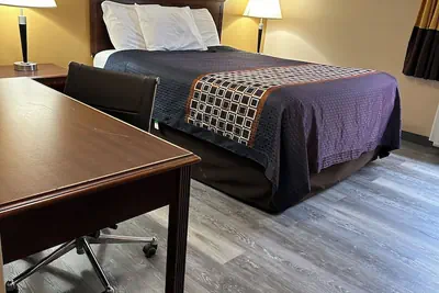 Photo 4 - Wickford Motor Inn
