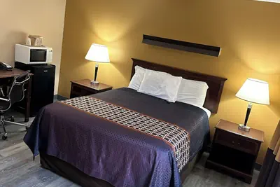 Photo 5 - Wickford Motor Inn