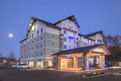 Photo 2 - Holiday Inn Express & Suites Seattle South - Tukwila by IHG