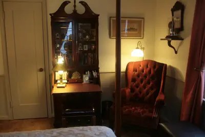 Photo 3 - Moore House Bed and Breakfast