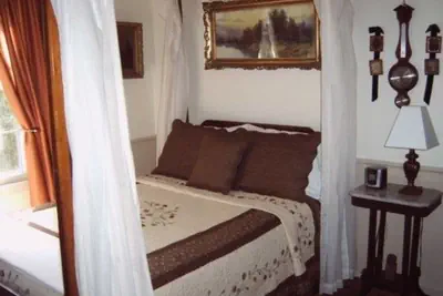 Photo 5 - Moore House Bed and Breakfast