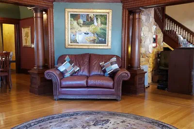 Photo 2 - Cabernet House, An Old World Inn