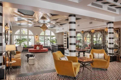 Photo 3 - Hotel Californian