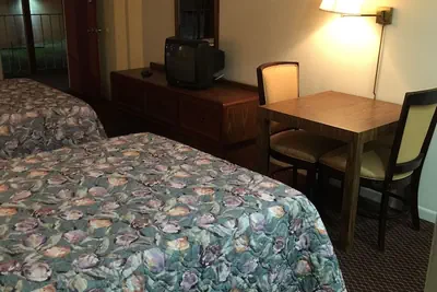 Photo 5 - Flagship Inn