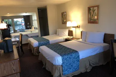Photo 2 - Flagship Inn