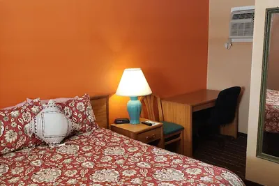 Photo 2 - Executive Inn