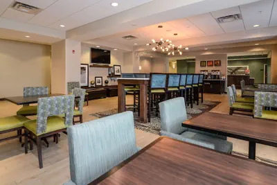 Photo 4 - Hampton Inn Brighton